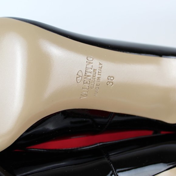 NEW Valentino Garavani Pointed Toe Ankle Strap Pump - Picture 13 of 14